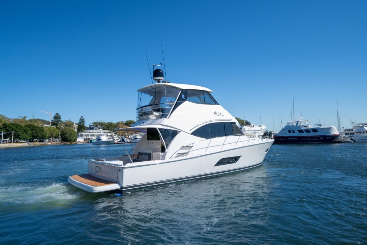 2016 RIVIERA 52 ENCLOSED FLYBRIDGE 8