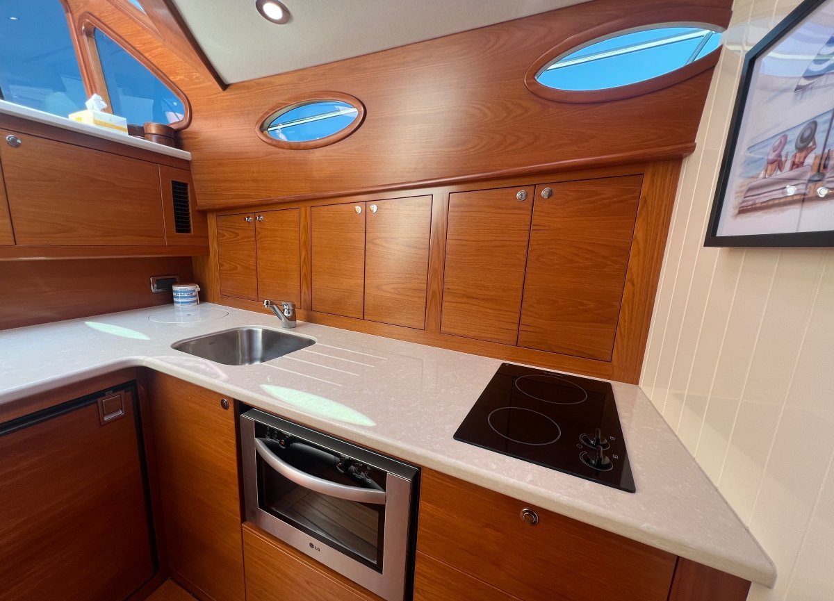 2014 PALM BEACH MOTOR YACHTS 45 20