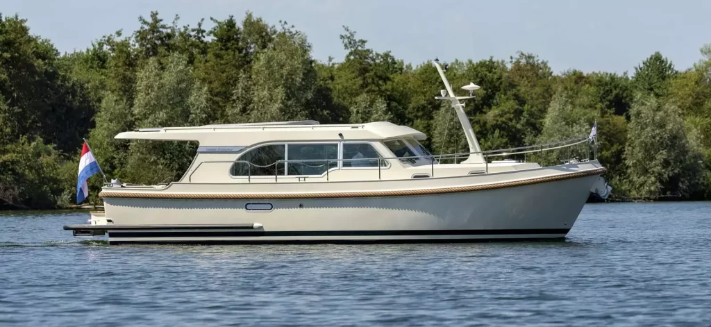 Linssen Grand Sturdy 35 Sedan Featured Image