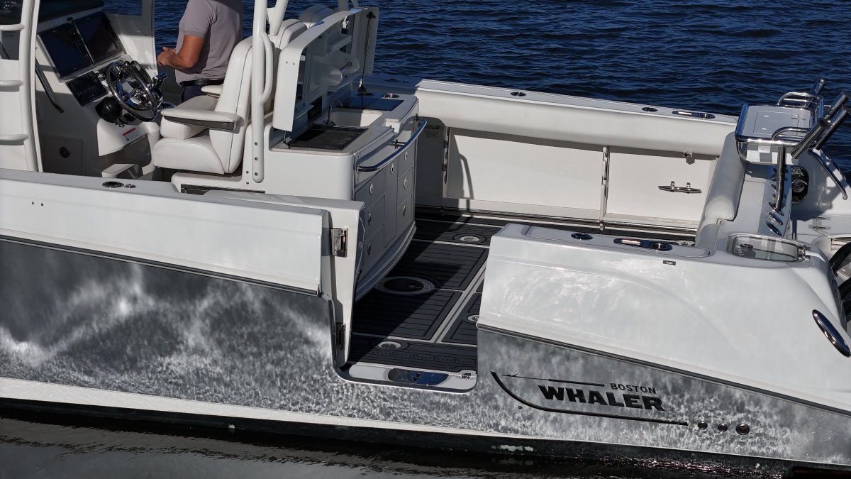 2013 Boston Whaler 370 Outrage Boats For Sale 39