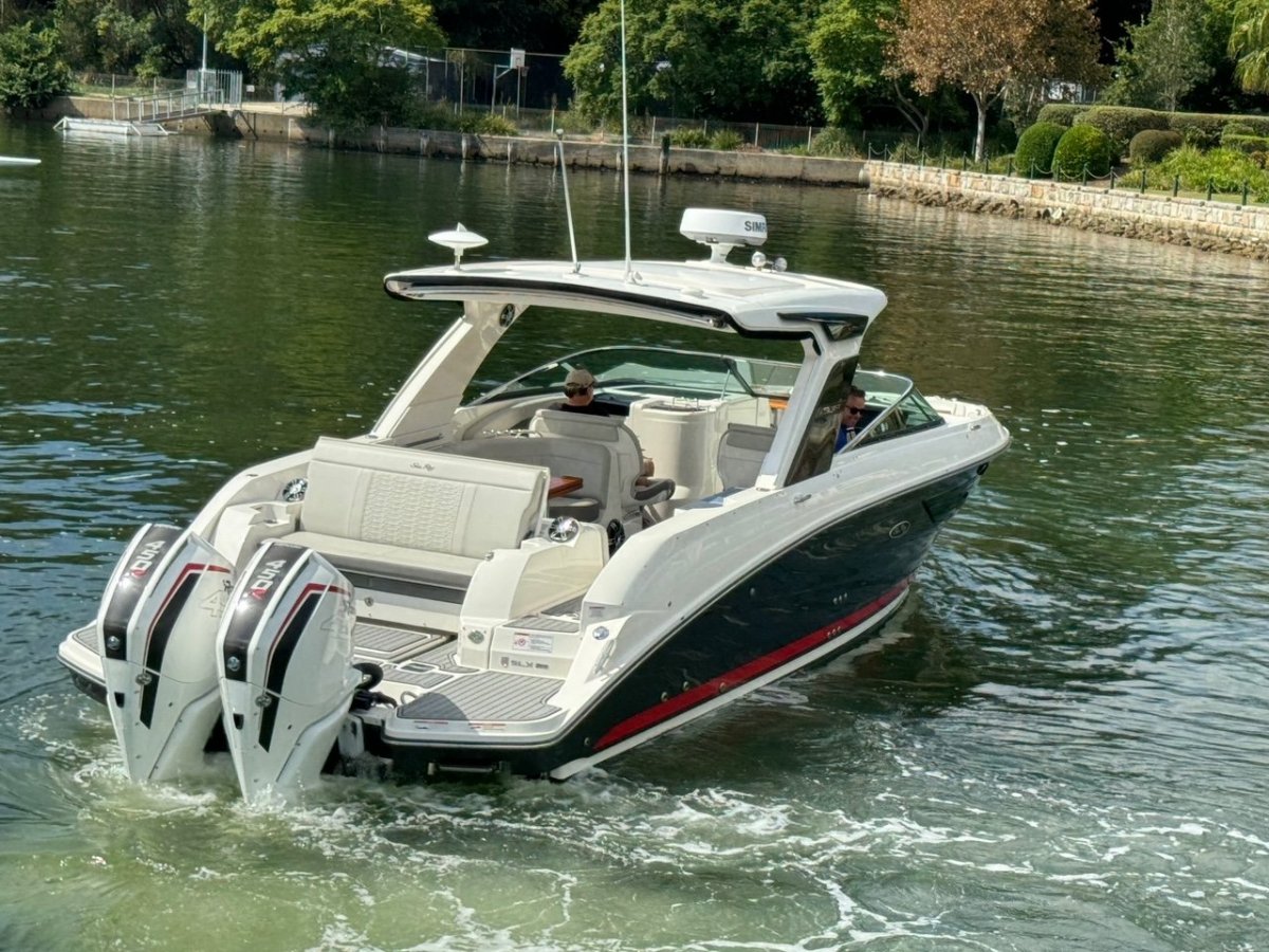 2021 Sea Ray 350 SLX OB Boats For Sale 12