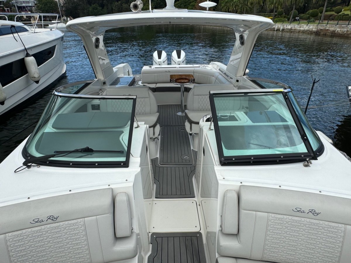 2021 Sea Ray 350 SLX OB Boats For Sale 17