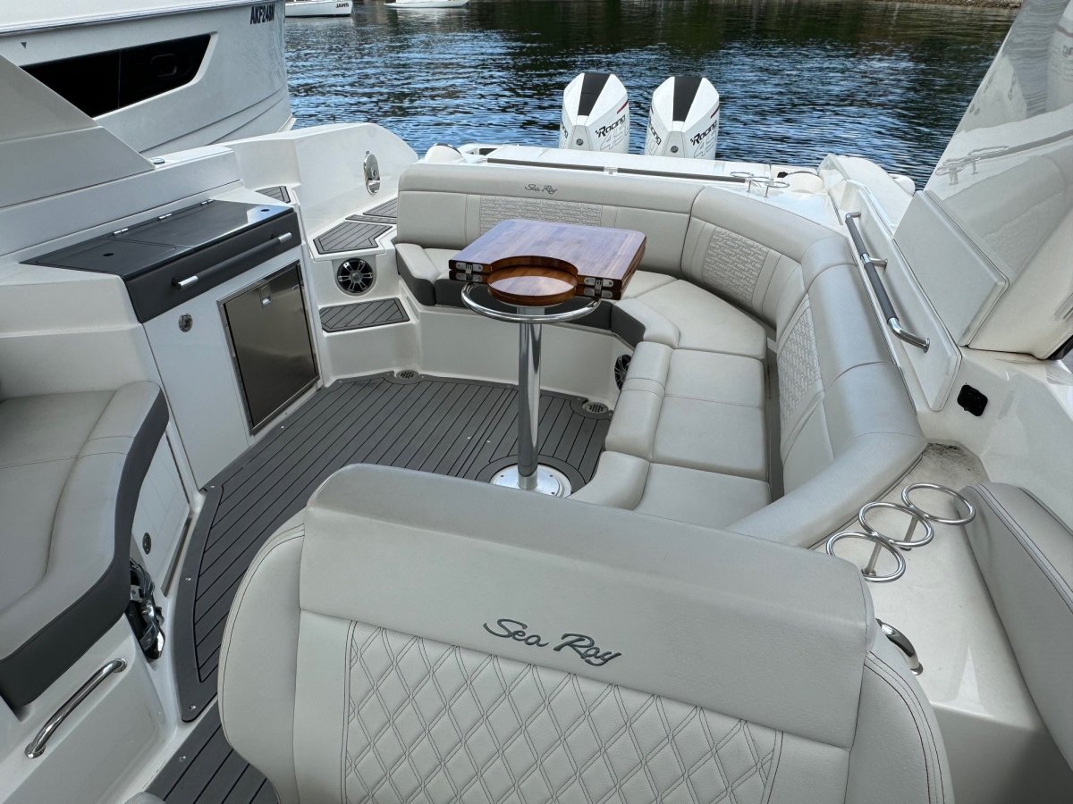 2021 Sea Ray 350 SLX OB Boats For Sale 6